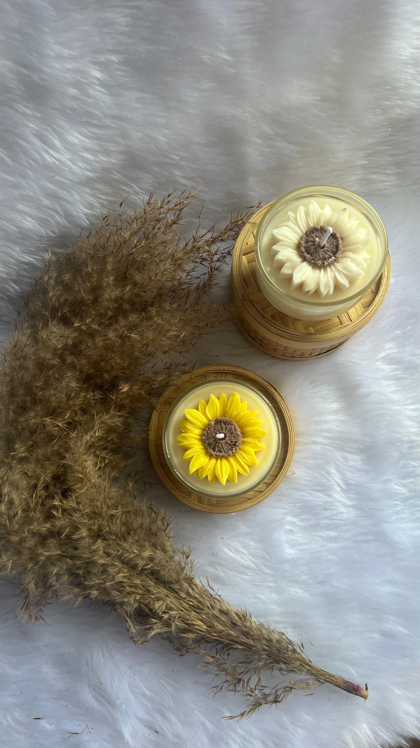 Daisy Flower Candle / Beautiful Home Décor