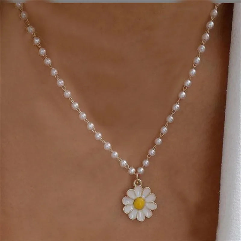 Romantic Small Daisy Pendant Necklace For Women Sweet Flower Necklaces Clavicle Chain Birthday Gift Jewelry