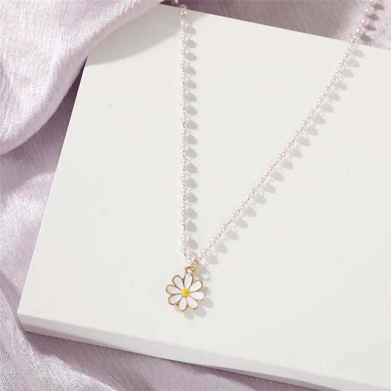 Romantic Small Daisy Pendant Necklace For Women Sweet Flower Necklaces Clavicle Chain Birthday Gift Jewelry
