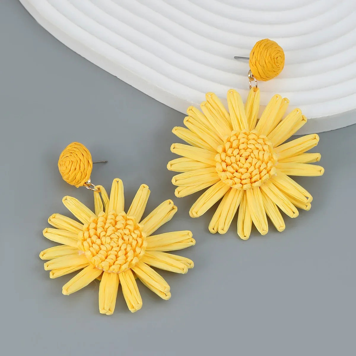 New Handmade Weave Sun Flower Raffia Earrings for Women Girls Fashion Holiday Party Jewelry Brincos Gifts Jewelry Wholesale