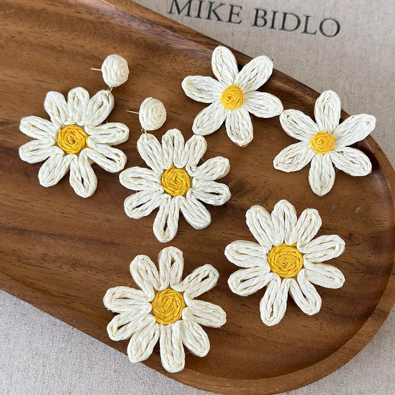 Minar 2024 Summer New White Color Rattan Knit Daisy Sunflower Long Pendant Drop Earrings for Women Statement Holiday Jewelry