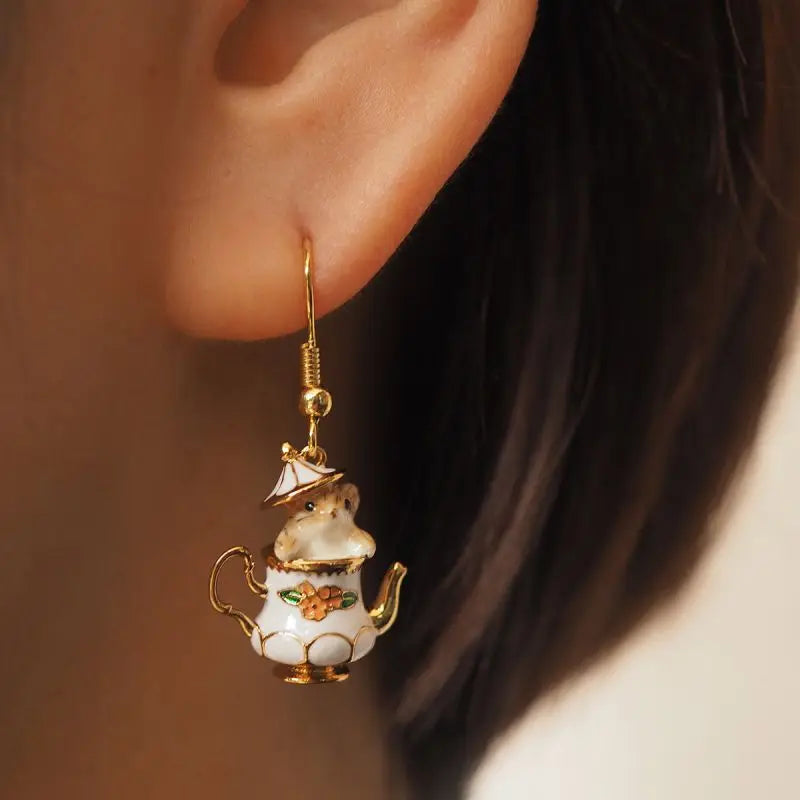 Unique Chipmunk Teacup Earrings Creative Design Exquisite Luxury Enamel Earrings Gifts Women Statement Jewelry Cute Cat Earring
