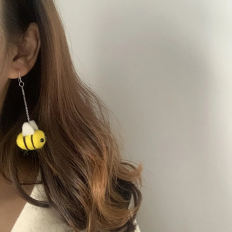 Cute Bee Earrings Creative Handmaking Wool Felt Bee Drop Earrings Fashion Kawaii Long Earring For Women Girls Ear Accessories