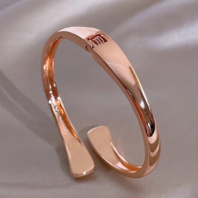 2024 New Design Gold Color Open Bracelets & Bangles for Woman Fashion Charm Alloy Metal Cuff Bracelet Party Jewelry Accessories