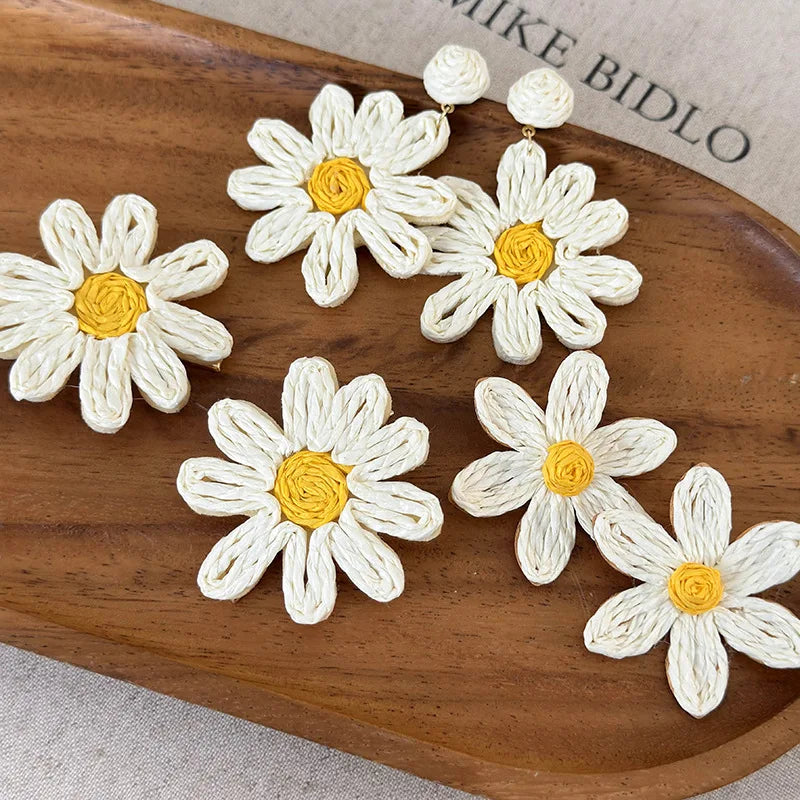 Minar 2024 Summer New White Color Rattan Knit Daisy Sunflower Long Pendant Drop Earrings for Women Statement Holiday Jewelry