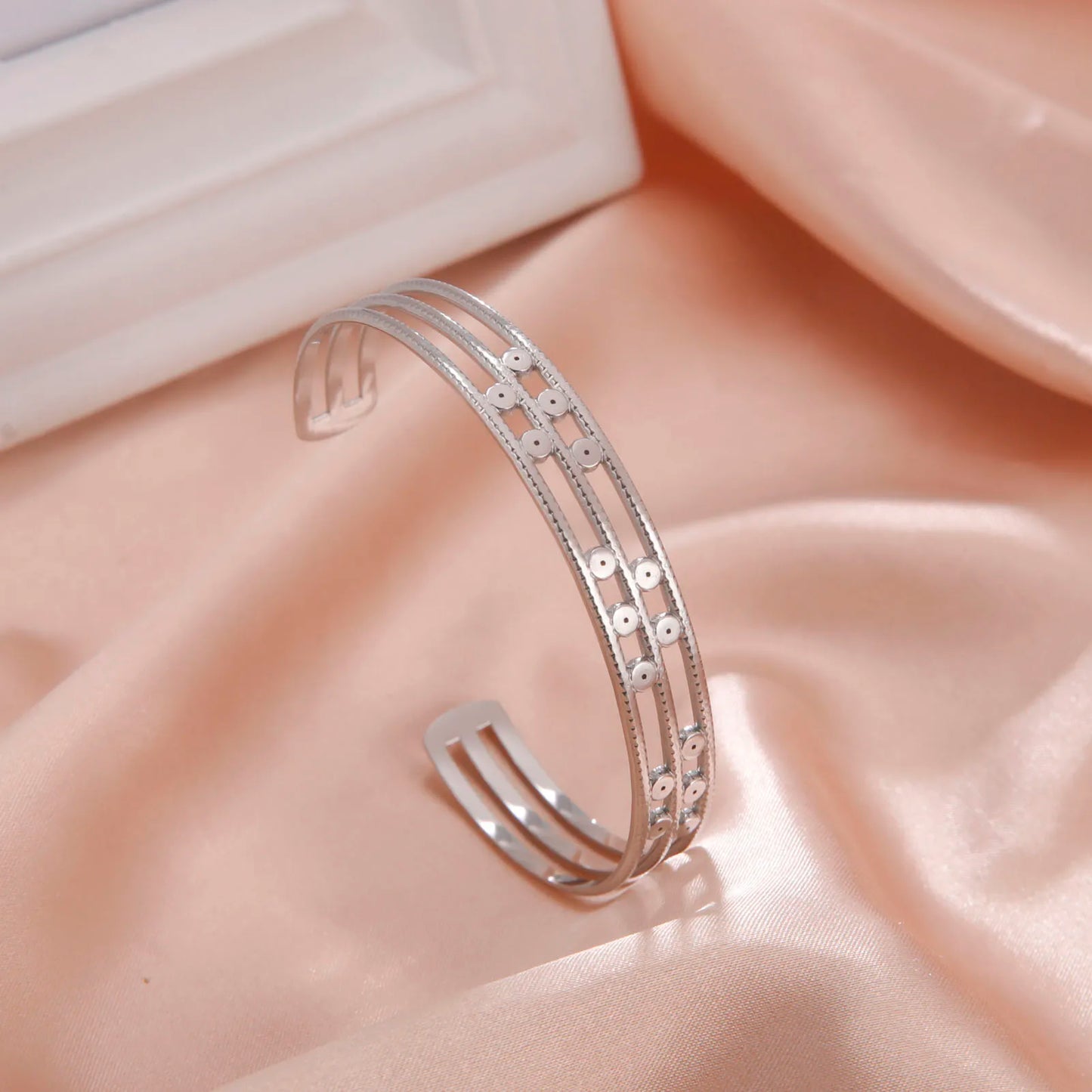 Skyrim Wide Multi-Layer Geometric Cuff Bracelet Women Stainless Steel Bohemian Open Bangle 2024 Jewelry Gift for Mother Lover