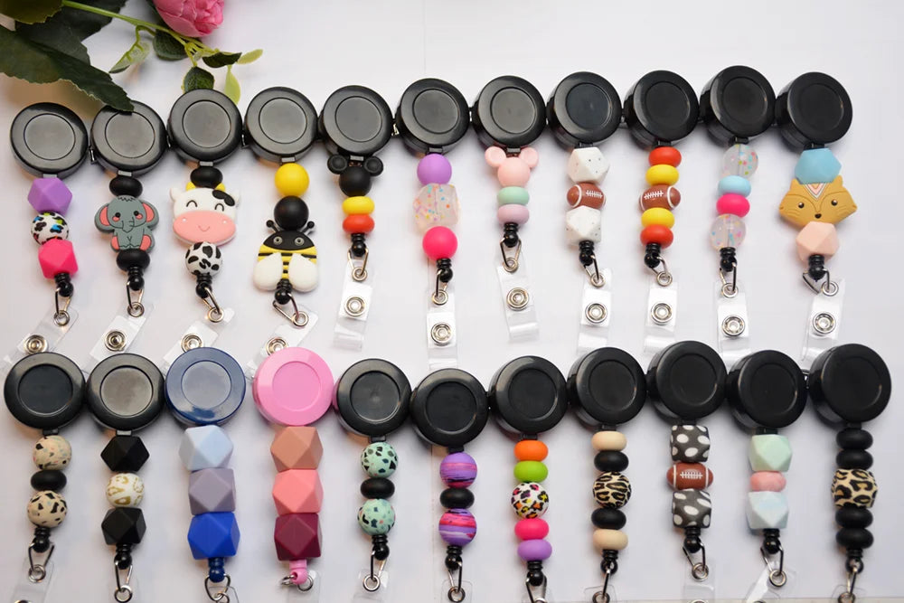 2024 New Fashion Cute Cows Bee Retractable Badge Reel Silicone Bead Teacher Nurse Badge Reel ID Card Holder Valentine's Day Gift