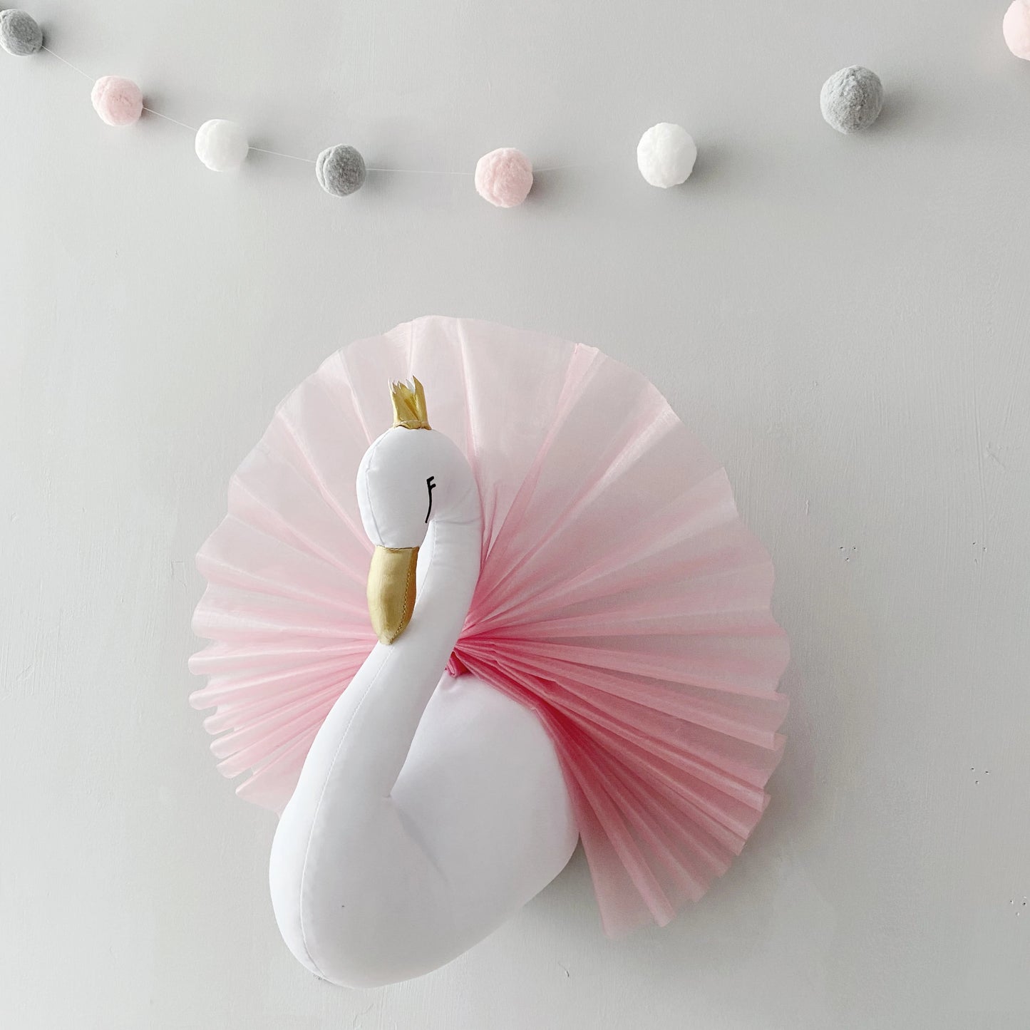 Nordic Style Golden Crown Swan Wall Hanging Decoration White Swan Stuffed Girl Room Wall Decor Nursery Decoration