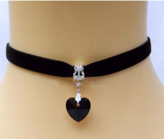 Fashion Velvet Choker Heart Shape Crystal Pendant Choker Necklace
