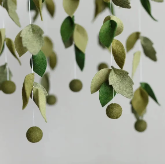 Monstera leaves cot mobile, unisex baby mobile, customised baby mobile, crib mobile, felt balls baby mobile,green balls baby mobile