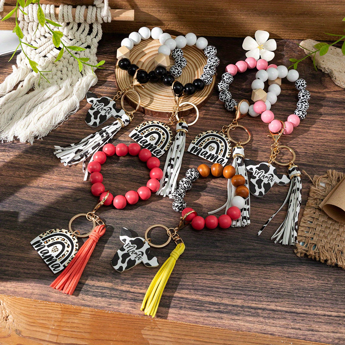 Ladies Beaded Tassel Keychain with Lobster Clasp, Mama Alphabet Pendant PU Leather and Metal Key Ring, Decorative Wood Bead Keyring for Mother's Day - Single Piece