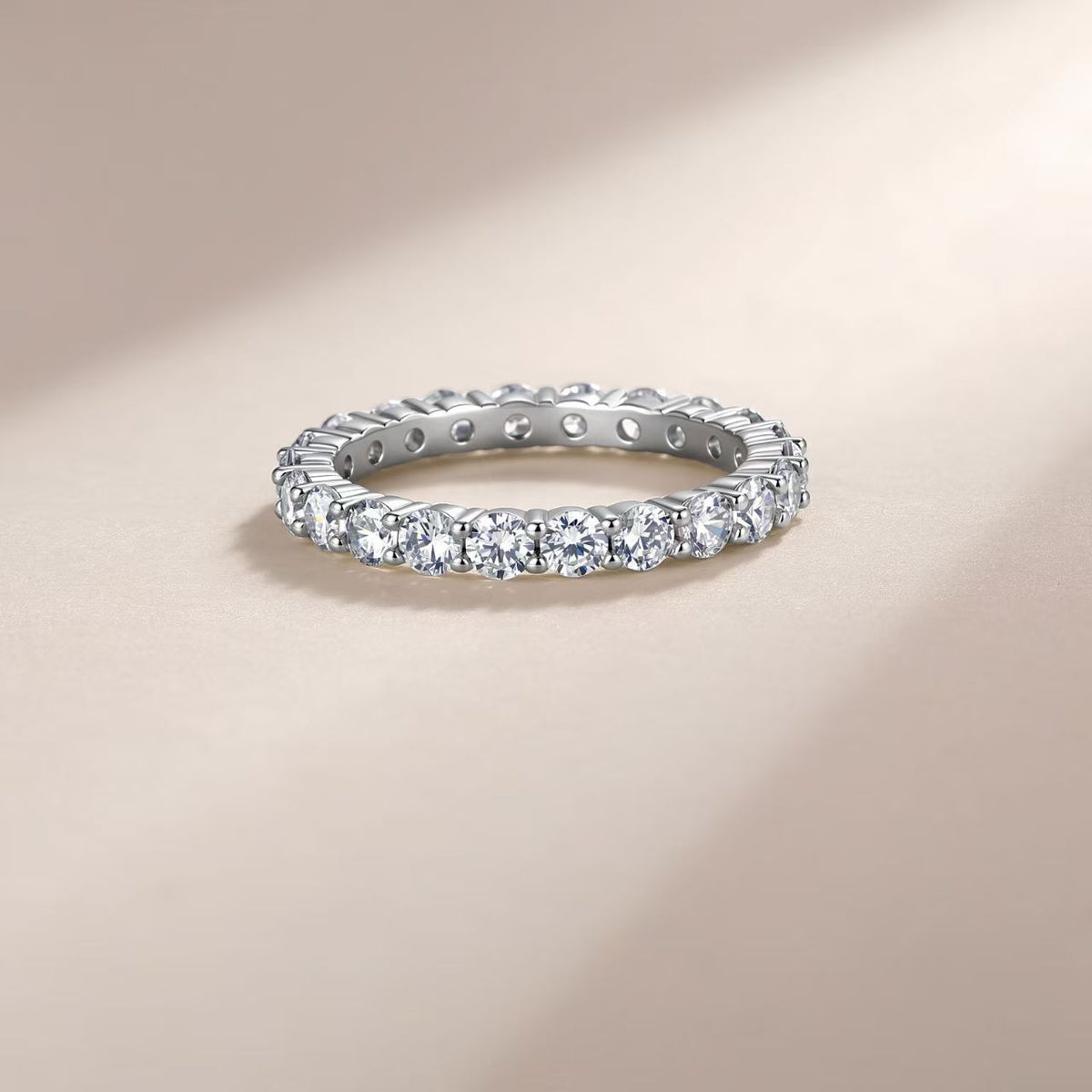 S925 Silver Moissanite Ring, European and American Fashion Versatile Full-Circle Ring, Eternity Ring, Direct Supply from Manufacturer, in Stock Wholesale