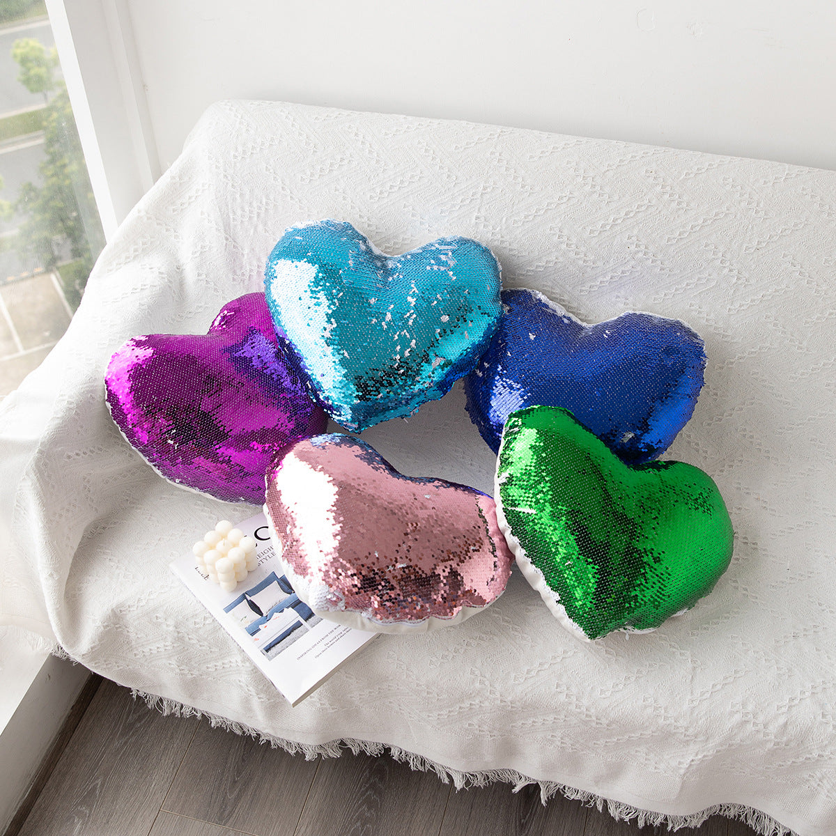 Sequin pillow manufacturers wholesale Europe and the United States Amazon wholesale love can flip pillow cover bedroom decorative cushion