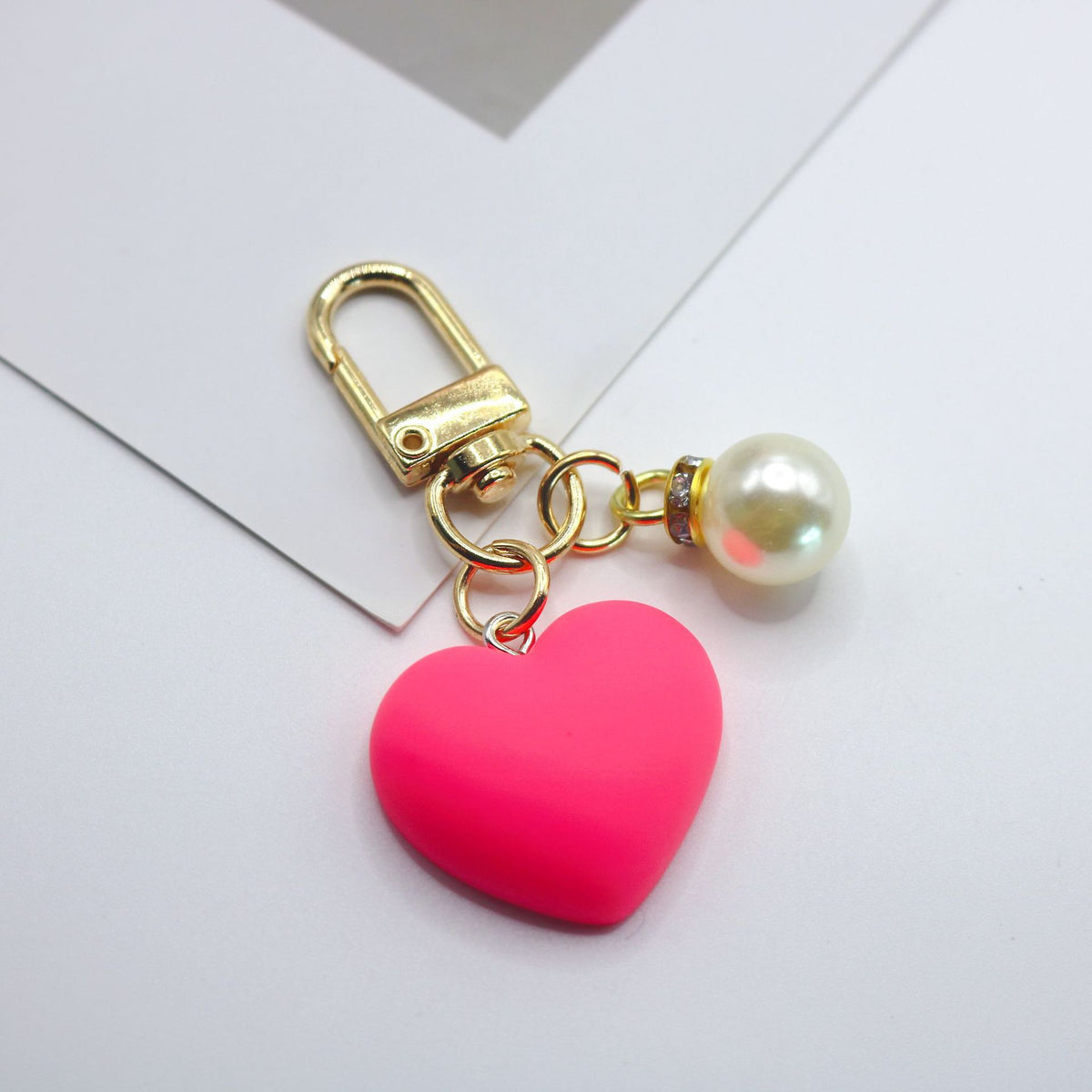 Cute Bag Car Keychain Cross-Border Hot-Selling Ins-Style Resin Heart Pearl Pendant Keychain Decoration