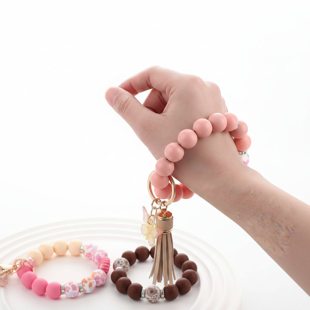 Cute  Daisy Silicone Beads and Butterfly Pendant Suitable for Women's Car Keychains
