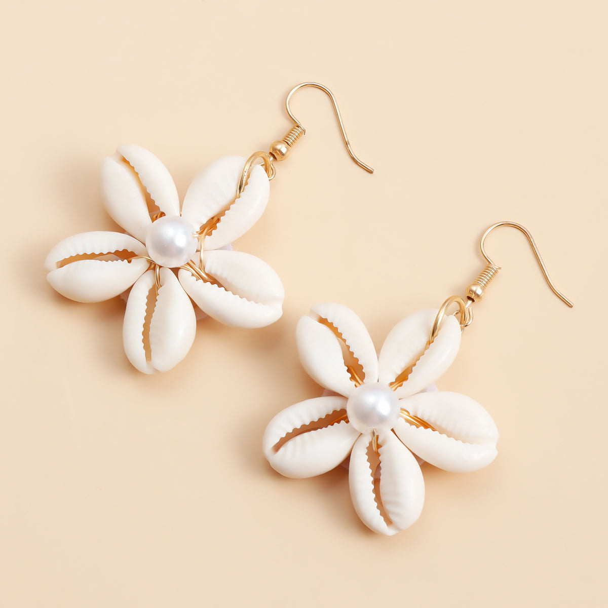 Cross-border Summer Southeast Asia Hand-woven Shell Flower Pendant Earrings Personalized Ancient Town Style Beach Earrings for Women