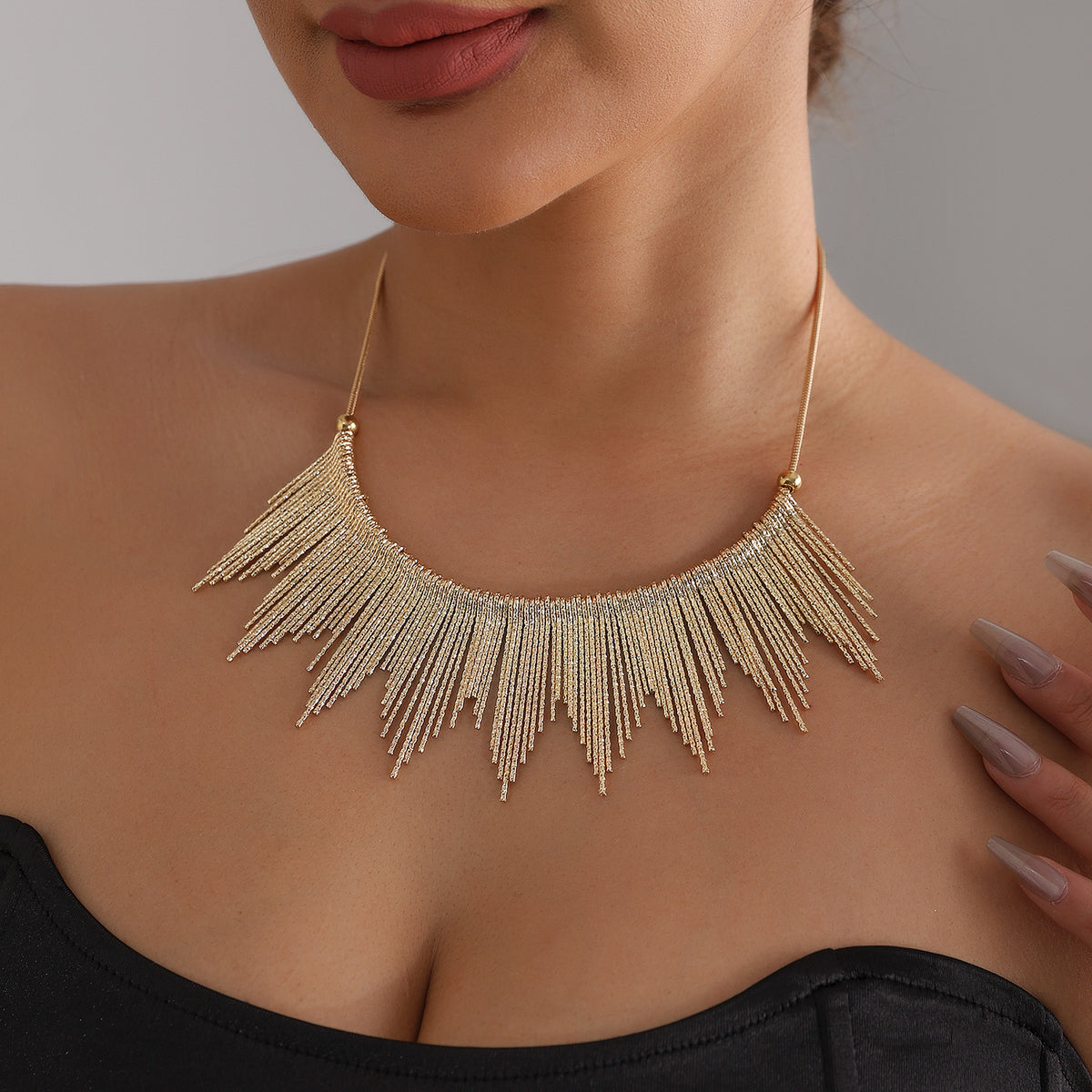 European and American Cross-Border Jewelry, Accessible Luxury, Metallic Texture, Short Necklace, Tassel Style, Sexy Shiny Halter Necklace