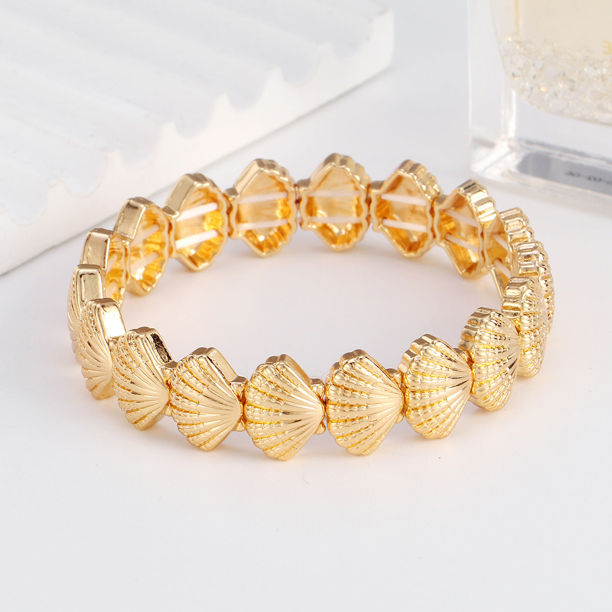 Fashionable Girls' Beach Bracelets, Non-Fading Bracelets, High-End Women's Hand Jewelry, European and American Niche Design Bracelets