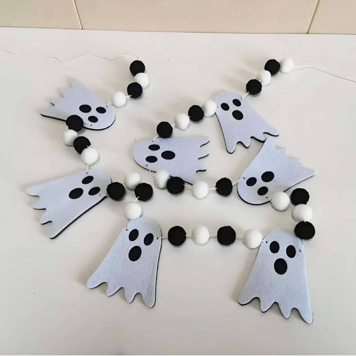Halloween Garland Ghost Felt Hairball Wooden Bead Banner Halloween Fireplace Cape Window Home Party Decoration