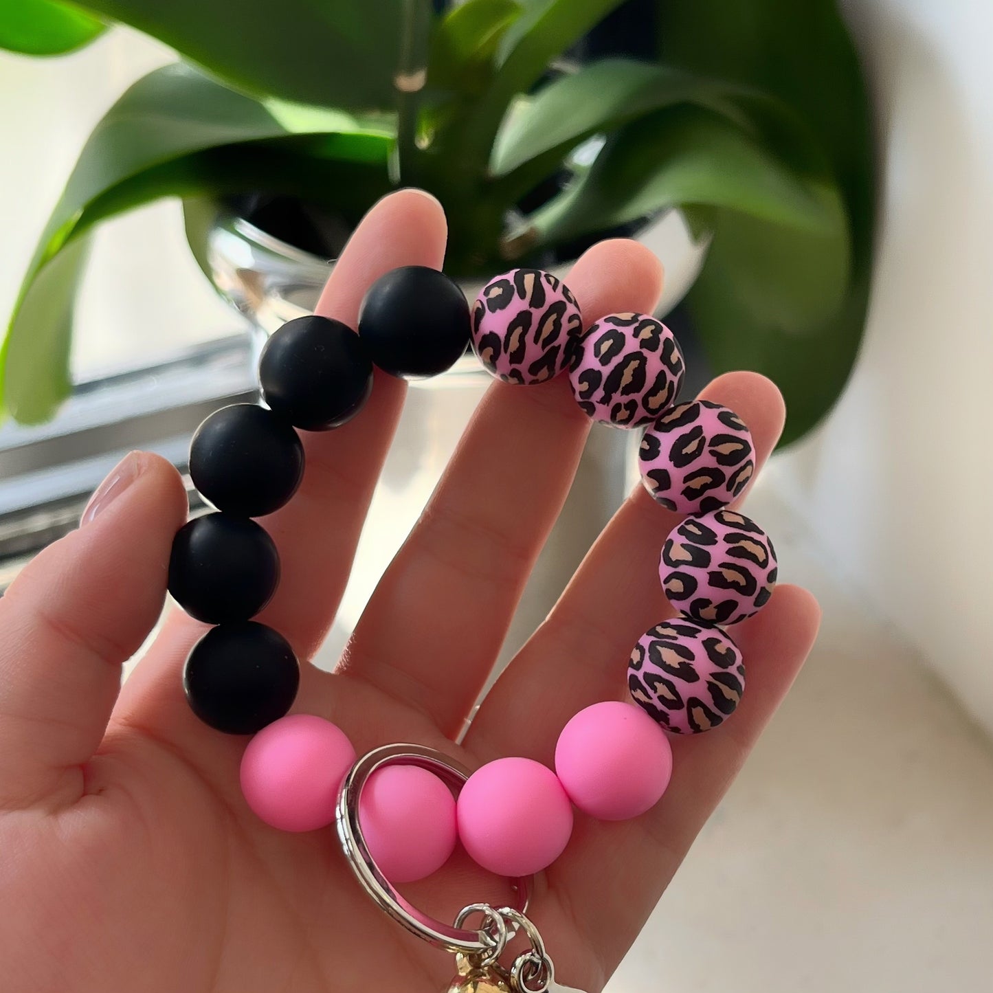 Festive Pink Leopard Print Silicone Bead Keychain with Tassel - Perfect for Birthdays - Women's Fashion Accessory