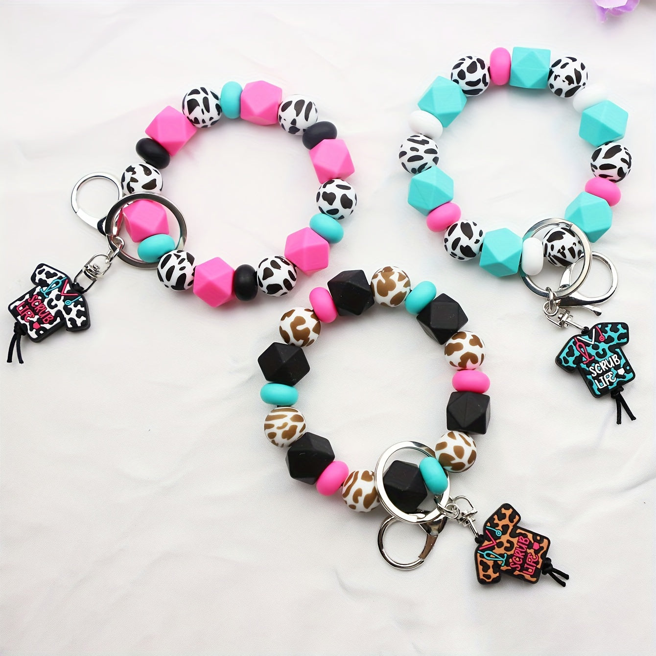 "Nurse Scrub Life" Silicone Bead Bracelet with Keyring and Nurse Uniform Charm - Perfect Gift for Nurse's Day