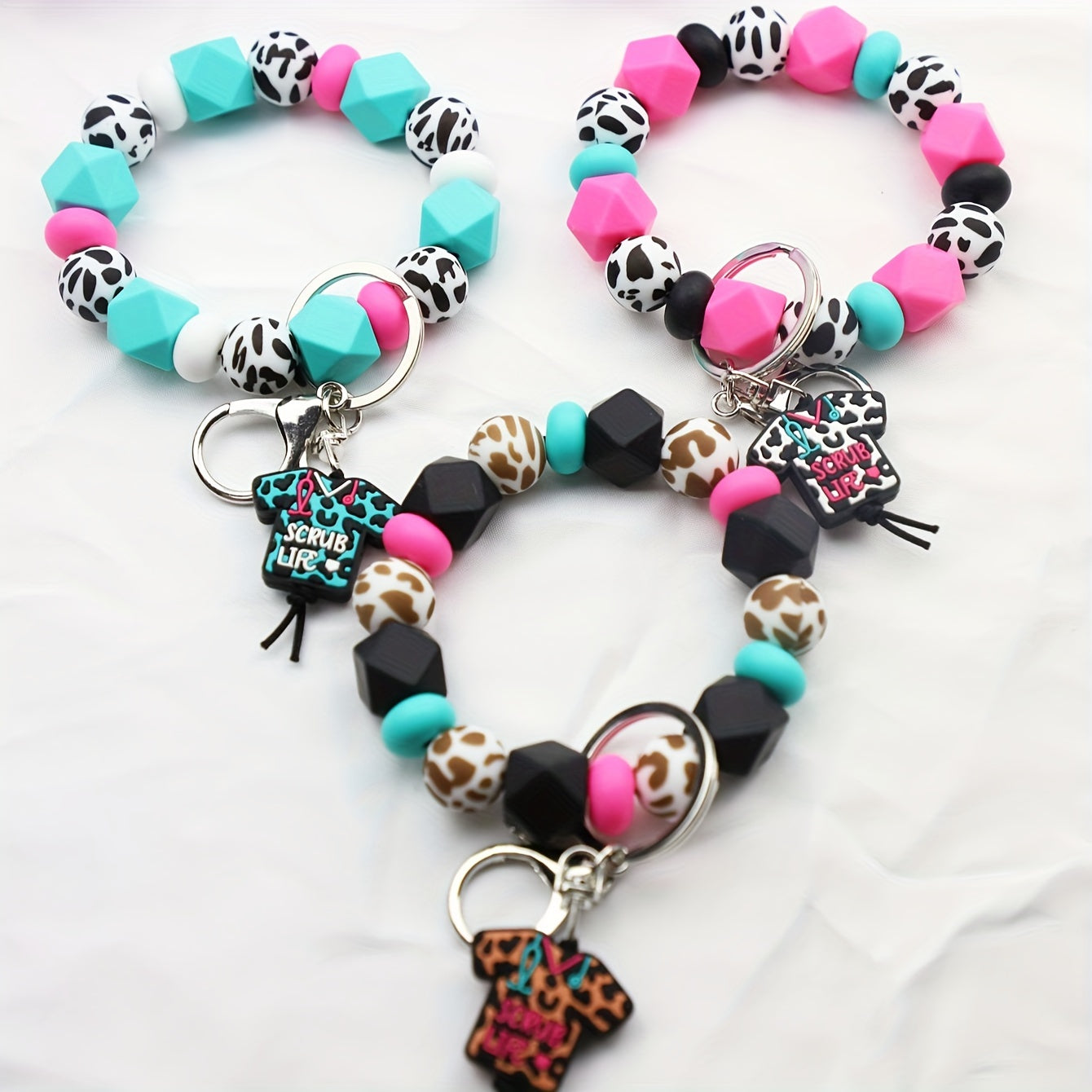 "Nurse Scrub Life" Silicone Bead Bracelet with Keyring and Nurse Uniform Charm - Perfect Gift for Nurse's Day