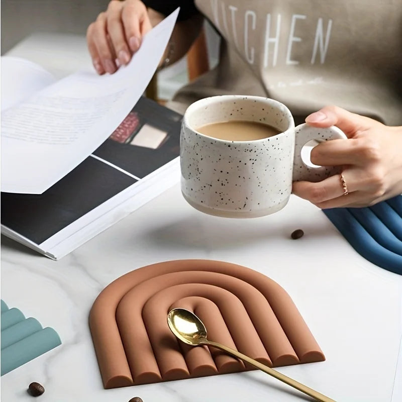 Hemasa 15cm Silicone  Rainbow Shaped Heat-Resistant  Coaster