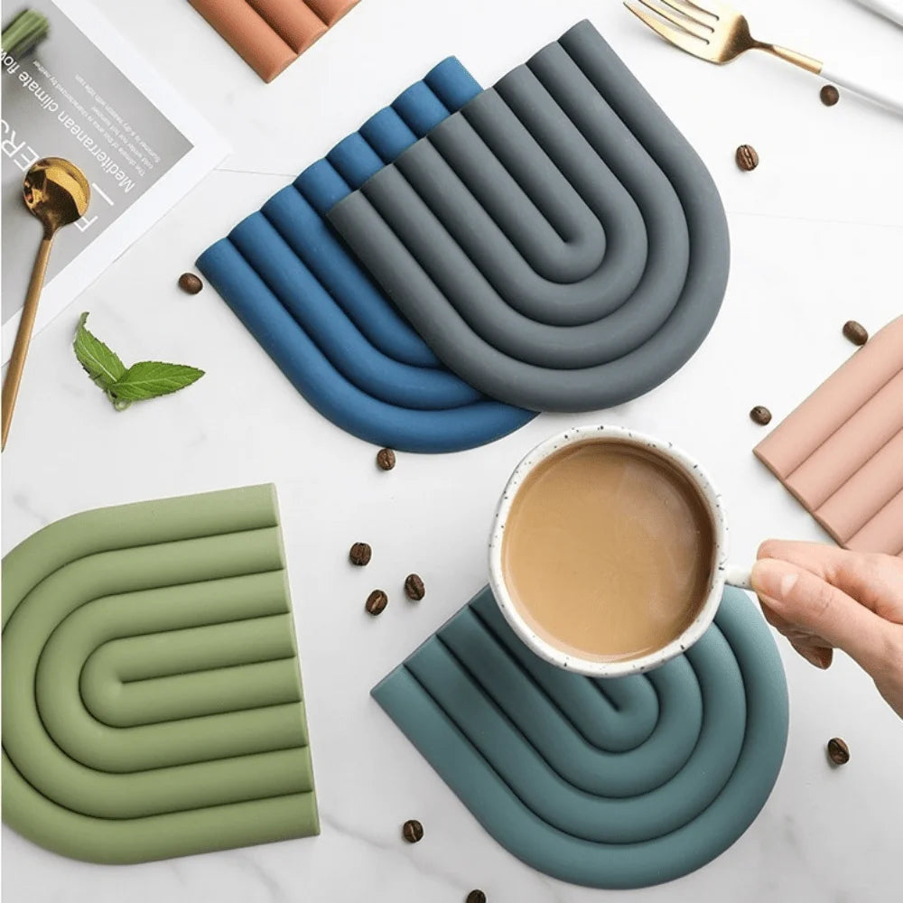 Hemasa 15cm Silicone  Rainbow Shaped Heat-Resistant  Coaster