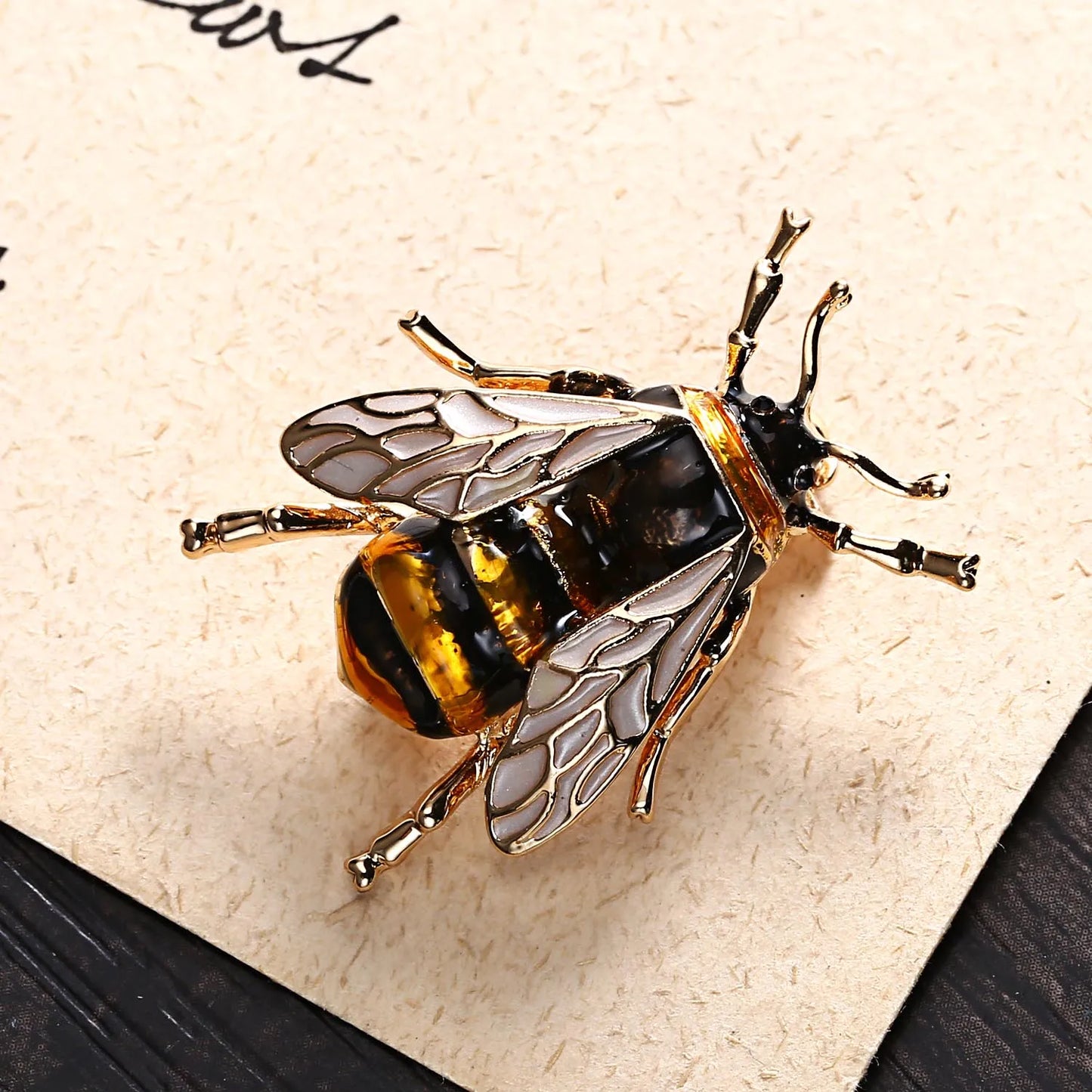 Classic Vintage Bee Brooch Insect Brooches For Women Metal Pins Banquet Party Suit Coat Cap Accessories Fall Winter Unique Gif
