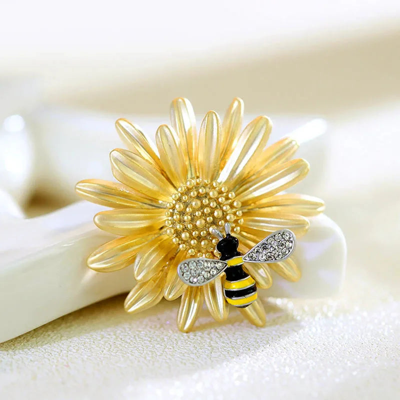 Classic Vintage Bee Brooch Insect Brooches For Women Metal Pins Banquet Party Suit Coat Cap Accessories Fall Winter Unique Gif