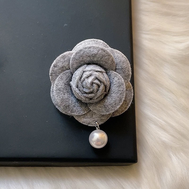High-End Chanel-Style Camellia Brooch for Women, Fashionable Fabric Flower Pin, Unique Clothing Collar Accessory