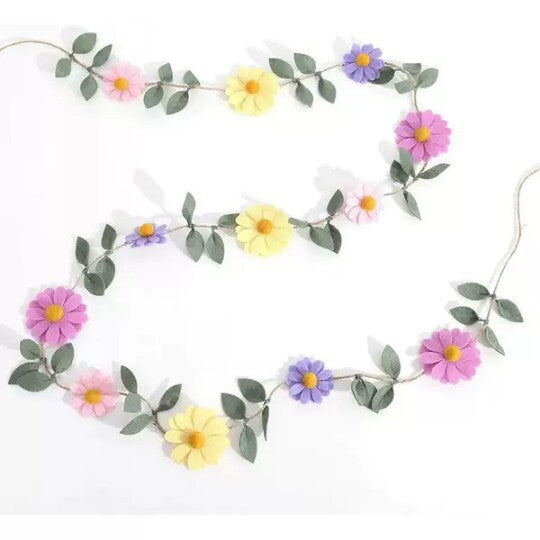 Felt Garland with Summer Flowers, Green Leaves, Hanging Daisies, Party Banner Suitable for Birthday and Baby Decorations