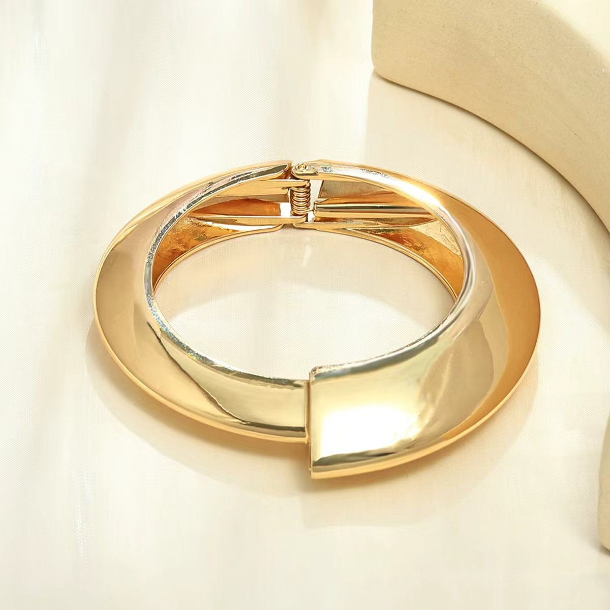 European and American Cross-Border Popular Bracelets Ins Normcore Asymmetrical Wave Pattern Bracelets Metal Glossy Bracelets Women's Jewelry
