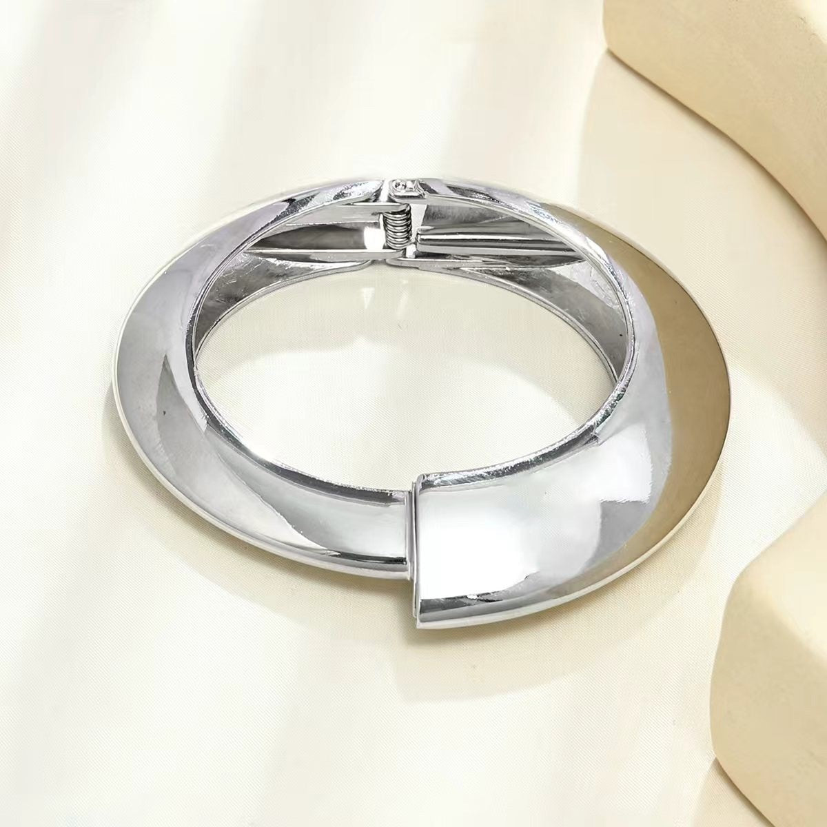 European and American Cross-Border Popular Bracelets Ins Normcore Asymmetrical Wave Pattern Bracelets Metal Glossy Bracelets Women's Jewelry