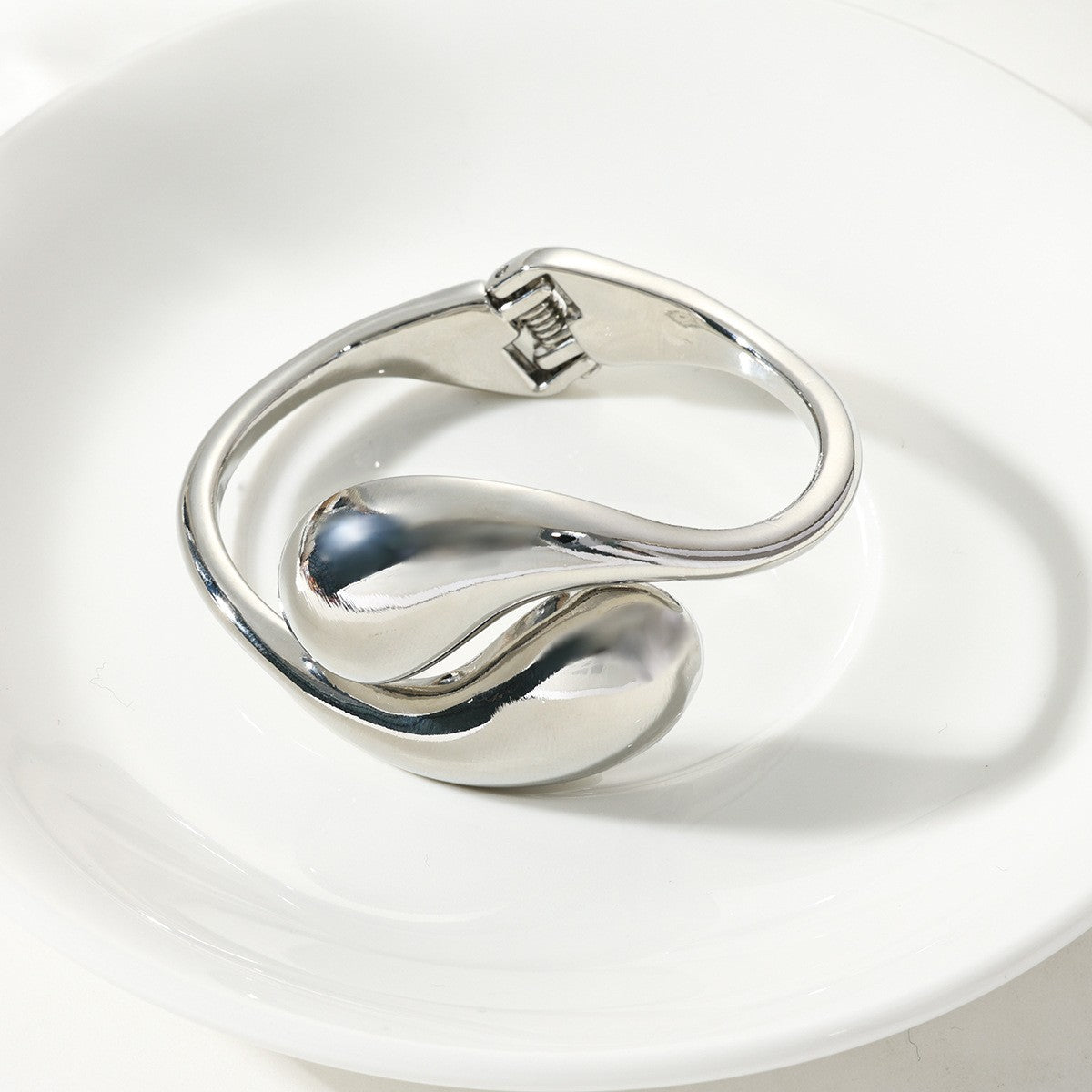 European and American Cross-Border Popular Bracelets Ins Normcore Asymmetrical Wave Pattern Bracelets Metal Glossy Bracelets Women's Jewelry