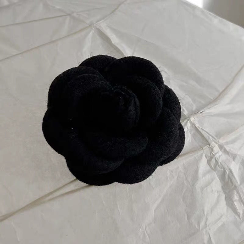 High-End Chanel-Style Camellia Brooch for Women, Fashionable Fabric Flower Pin, Unique Clothing Collar Accessory