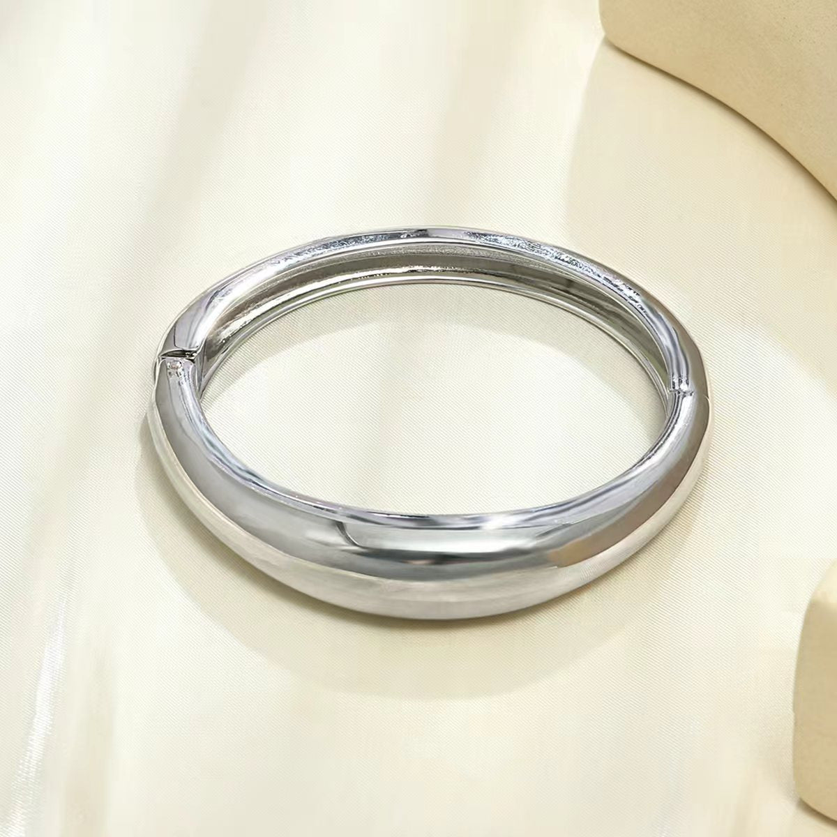 European and American Cross-Border Popular Bracelets Ins Normcore Asymmetrical Wave Pattern Bracelets Metal Glossy Bracelets Women's Jewelry