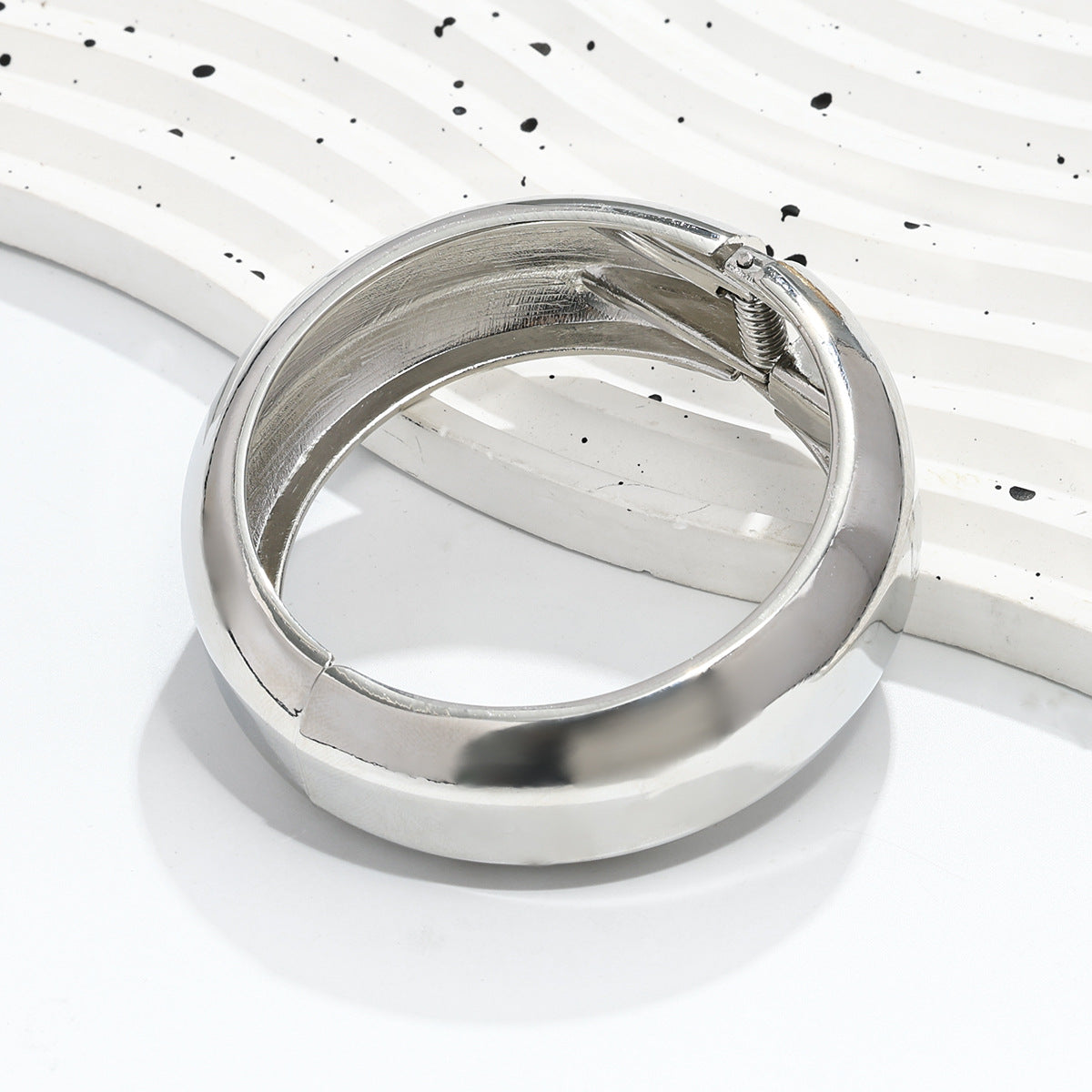 European and American Cross-Border Popular Bracelets Ins Normcore Asymmetrical Wave Pattern Bracelets Metal Glossy Bracelets Women's Jewelry