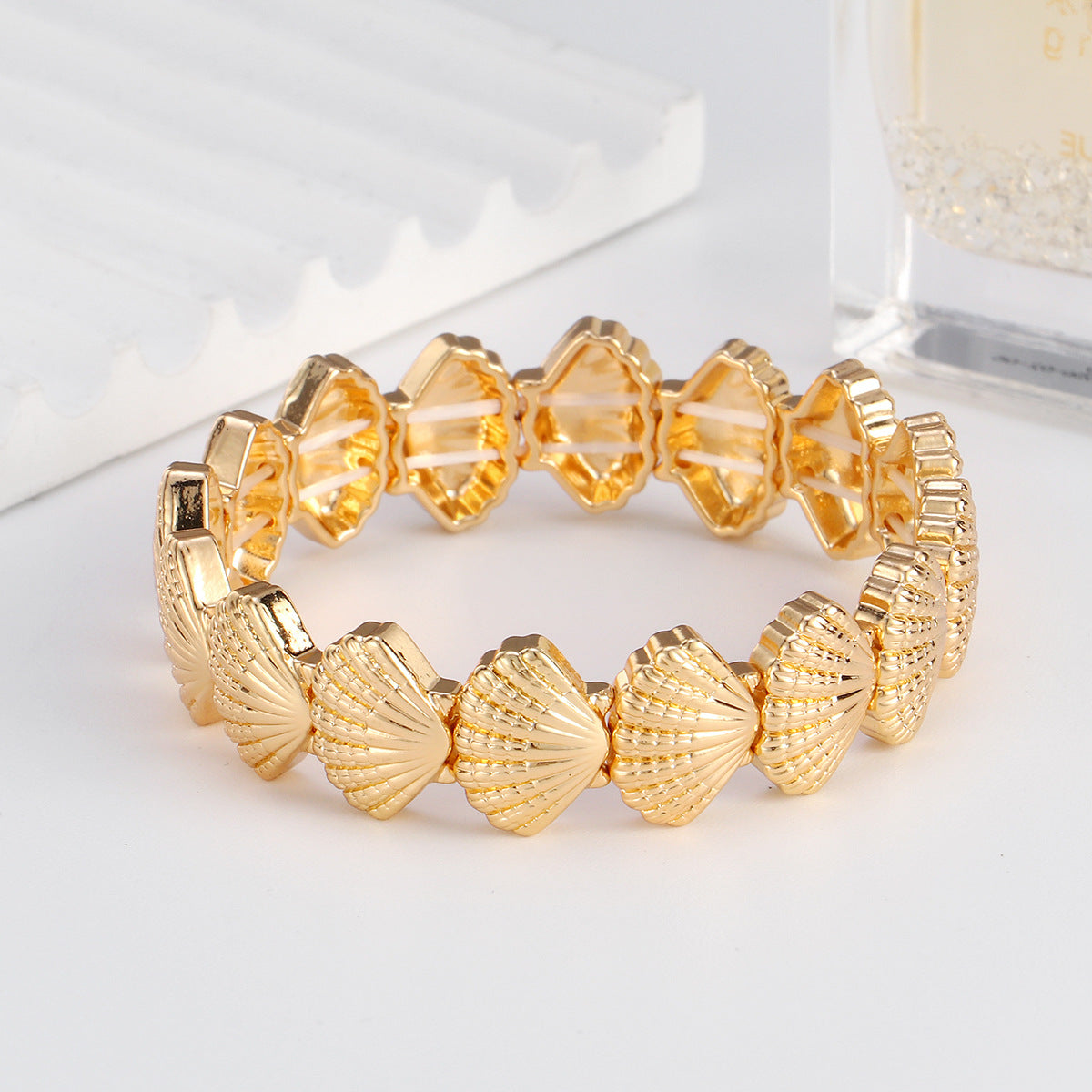 Fashionable Girls' Beach Bracelets, Non-Fading Bracelets, High-End Women's Hand Jewelry, European and American Niche Design Bracelets
