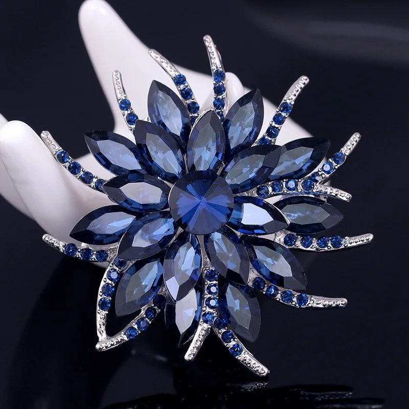 Sunflower Women's Brooch Jewelry New Fashion Retro Fashion Flower Brooch Crystal Rhinestone Jewelry Wedding Date Party Gifts