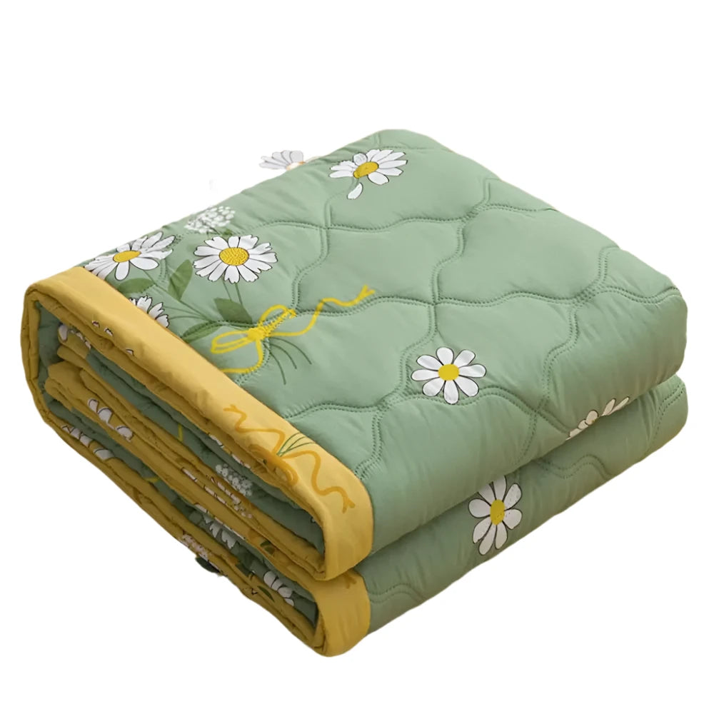 Hemasa  Cute Washable Printed Summer Quilt Soft Comfortable Thin Wadding Blanket