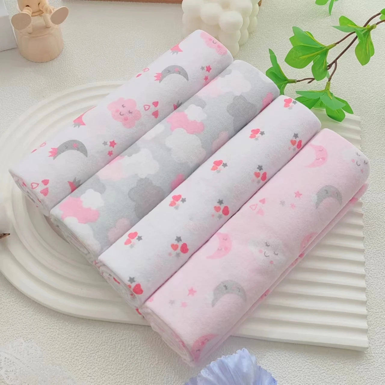 Hemasa 4pcs/pack 100% Cotton Flannel Diapers Supersoft Receiving Baby Blanket Newborn Wrap 76x76cm Baby Bedsheet Print Blanket Swaddle