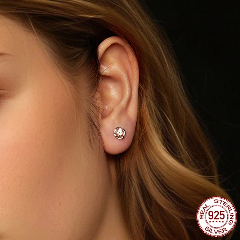BAMOER Vintage Filigree 925 Sterling Silver Four-leaf Clover Moissanite Stud Earrings for Women Hollowed Flower Earrings MSE087