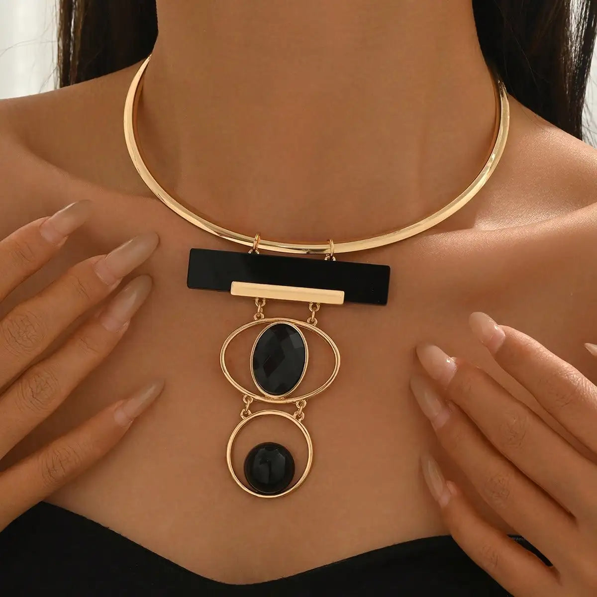 Retro Creative Geometric Bi-color Inlay Pendant Open Fine Necklace for Women Daily Versatile Simple Elegant Jewelry Accessory