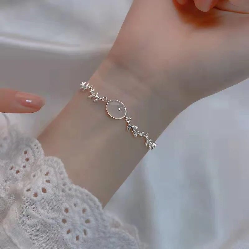 Hemasa 4pcs Vintage Small Daisy Flower Pendant Faux Pearl Bracelet Set for Women Bohemian Beaded Enamel Hand String Jewelry Gifts