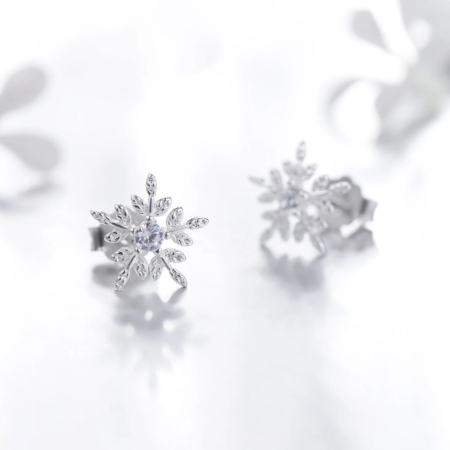 Tejesa Real 925 Sterling Silver White Snowflake Stud Earrings Cubic Zirconia Jewelry For Women