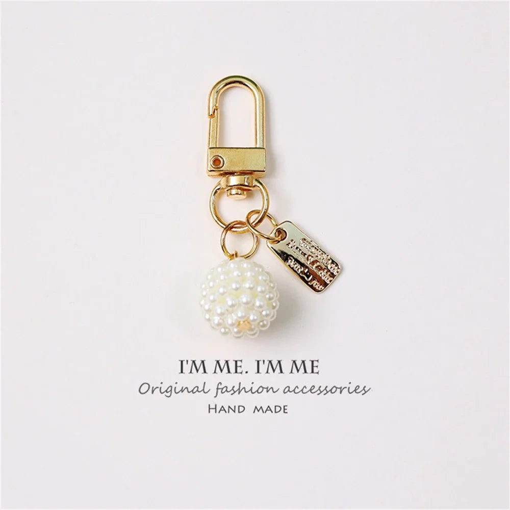 Elegant Pearl Keychain Luxury Shell Flower Leaf Pearl Keyring Handbag Charm DIY Car Key Accessories for Women Stylish Gift
