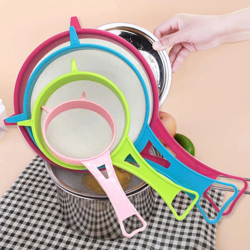 Hemasa  4Pcs Plastic Fine Mesh Filter Colanders with Handle Juice and Tea Filter