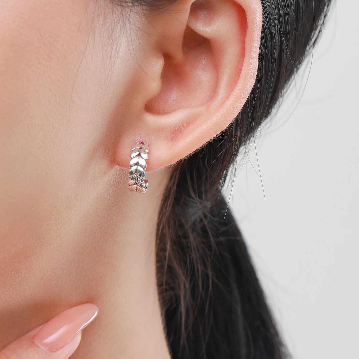 MODIAN Vintage Stud Earrings 925 Sterling Silver Platinum Plated  Lucky Leaves Hypoallergenic Earrings For Women Trendy Jewelry