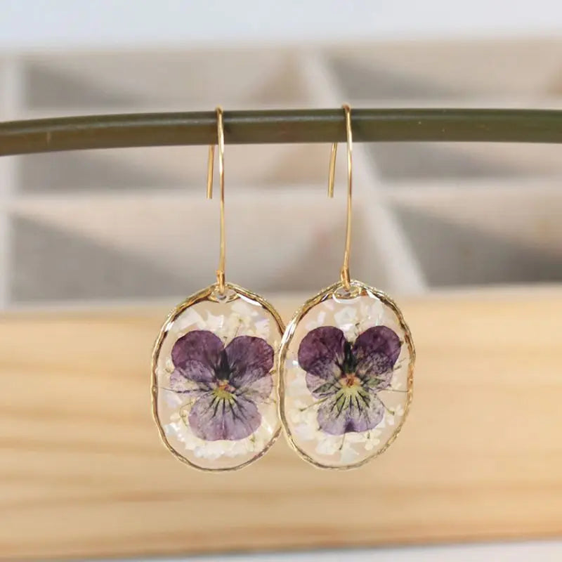 Creative Natural Flower Earrings Women Elegant Purple Petal Earring Cute Epoxy Resin Floral Earrings Statement Jewelry Wholesale